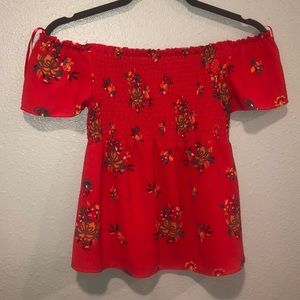 Off the shoulder W shirt